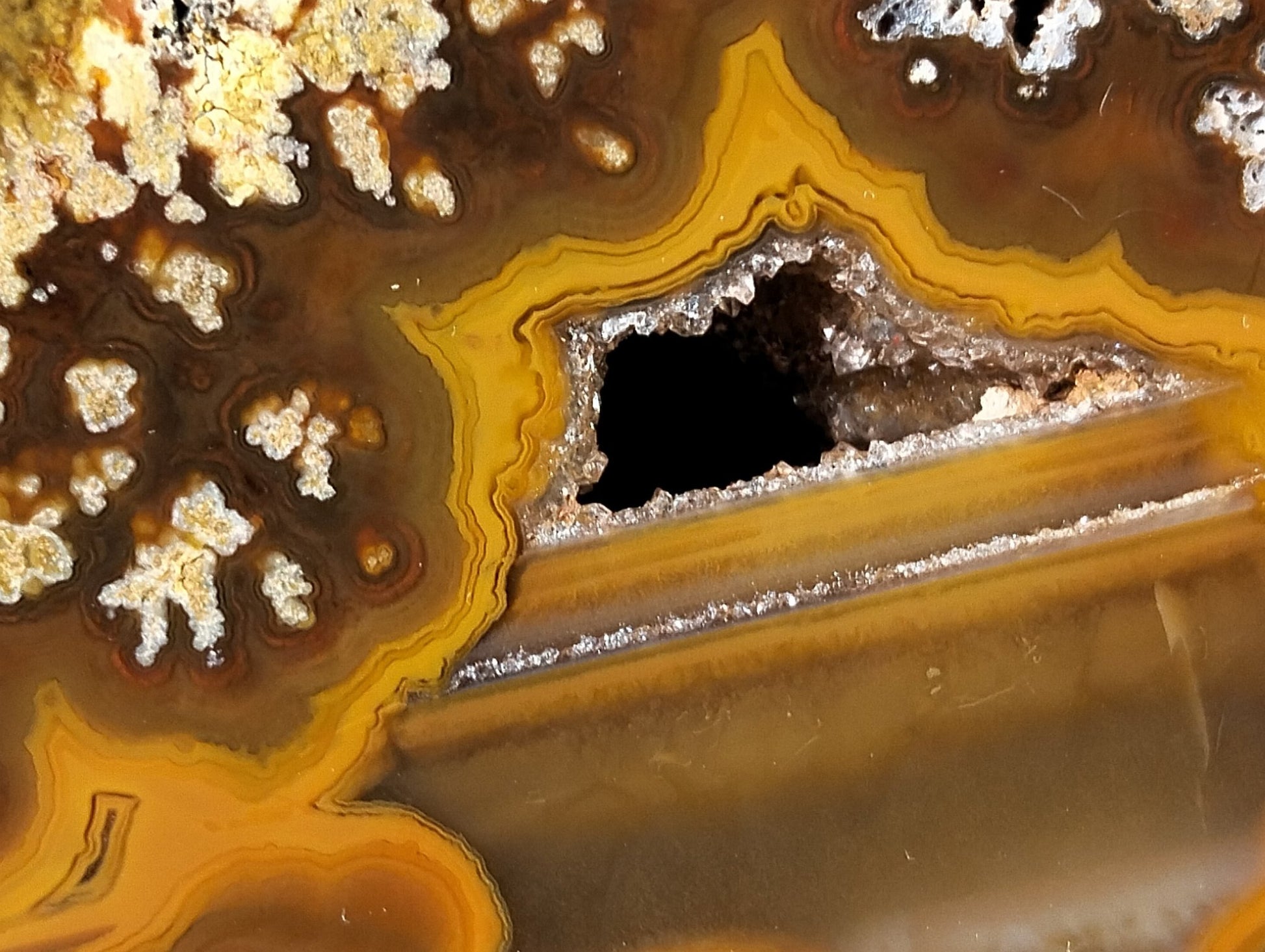 Lilangabi agate 98mm – close-up, dendritic inclusions and waterlines detail | SKU LIL00016