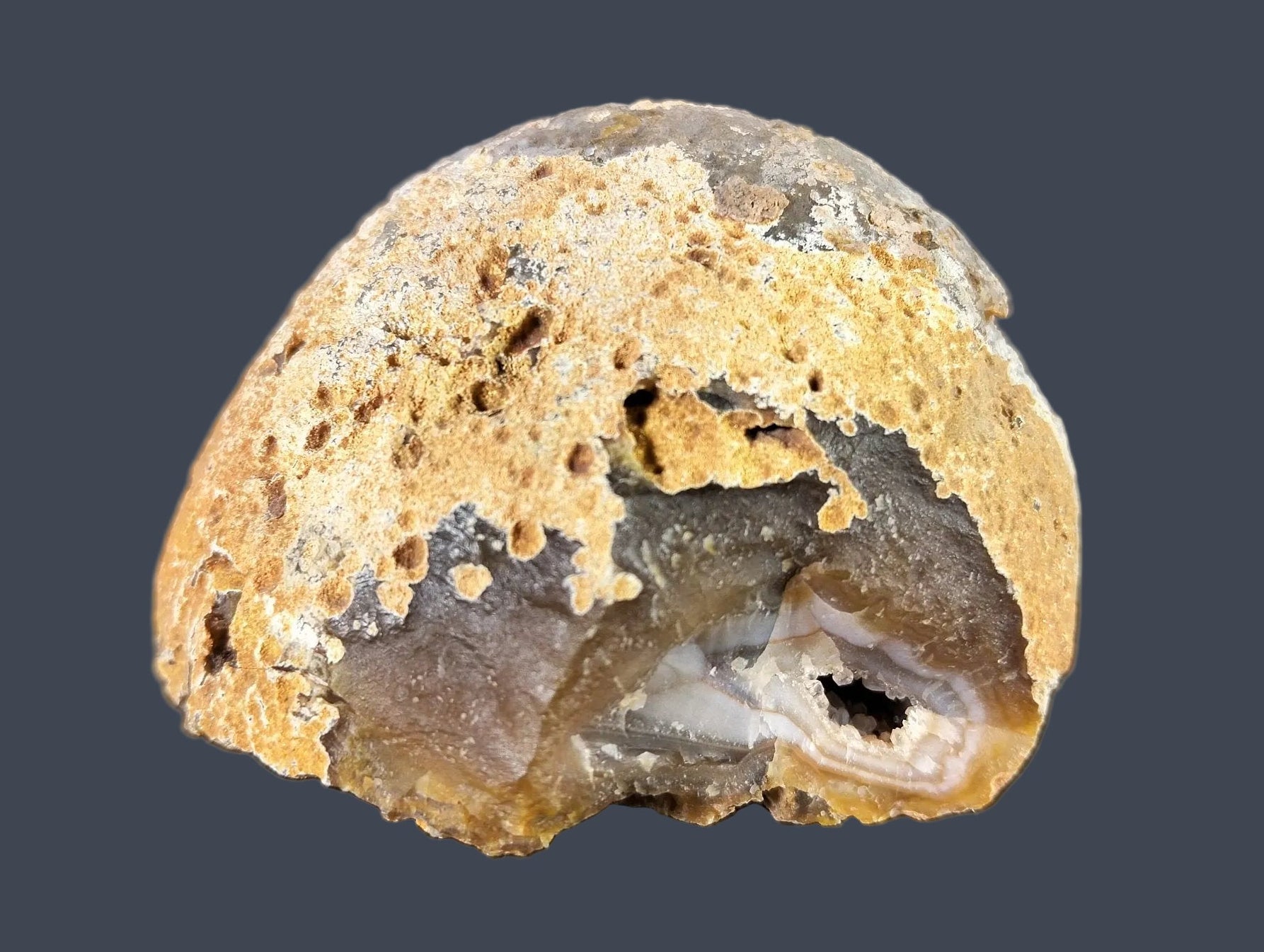 Lilangabi agate 88mm – back view, natural surface | SKU LIL00022