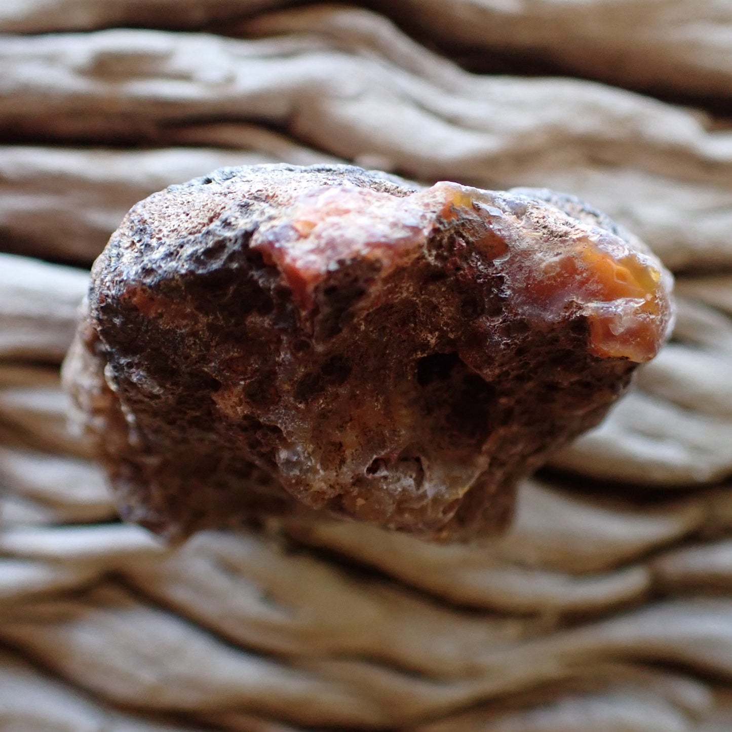 Unpolished side of a Malawi agate nodule from Ngabu region