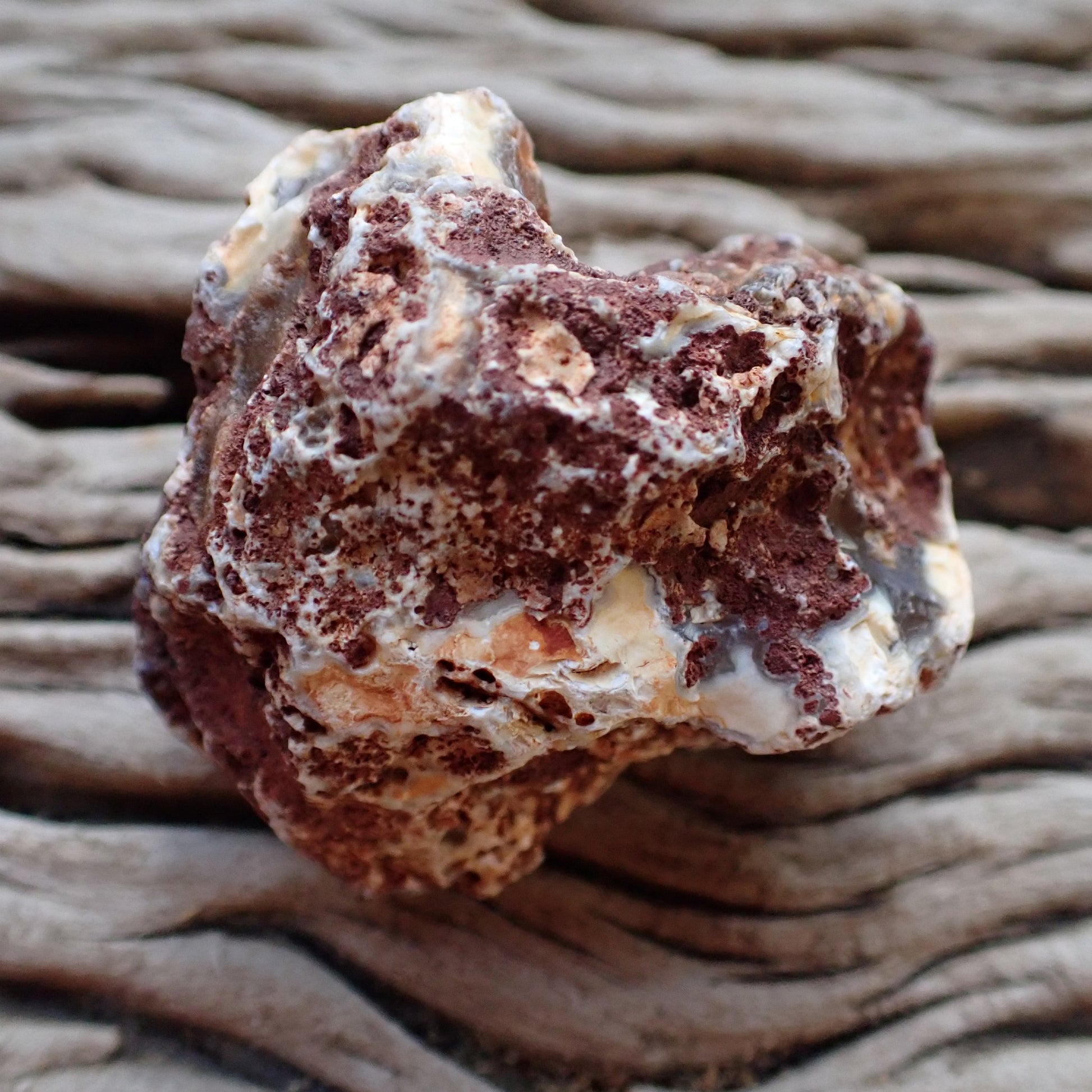 Natural hand-polished Malawi agate 48 mm – unpolished rind, natural cortex | SKU 000497