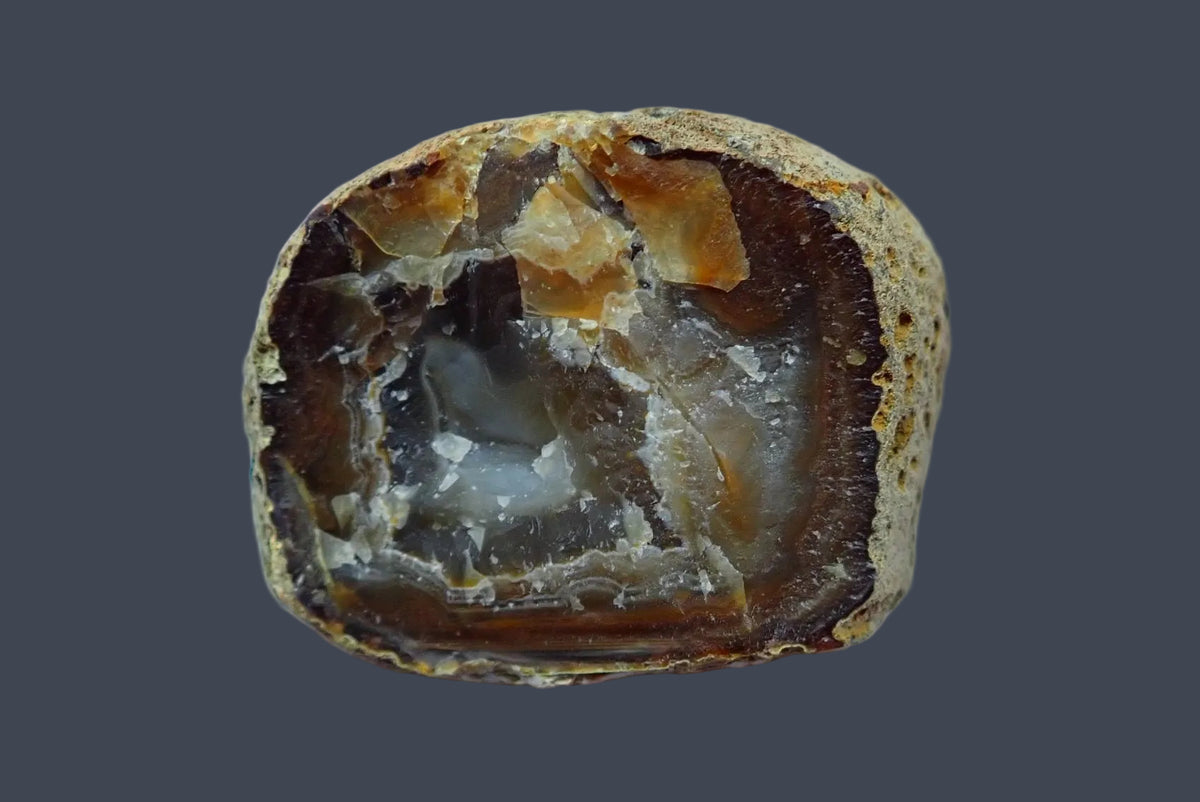 Ghost Mountain agate 71 mm, back view, South Africa.
