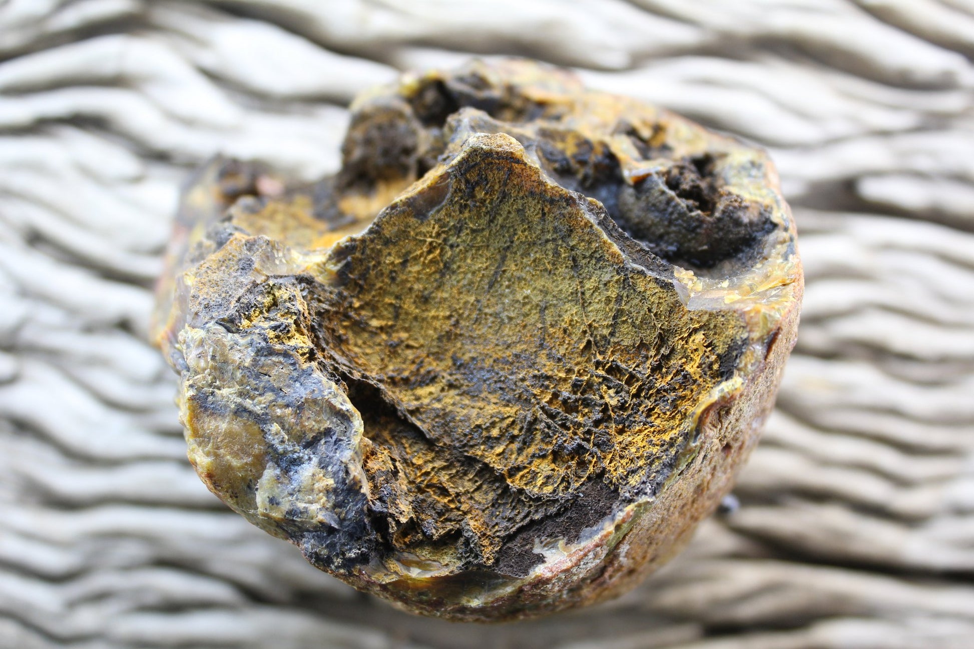 Lilangabi agate 86 mm – natural nodule rind with perimorph structures, Eswatini | SKU LIL00005