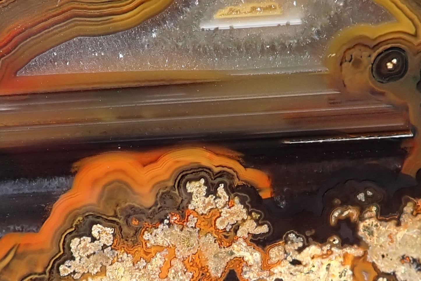 Lilangabi agate 77 mm – face detail, chromatography banding, waterlines & floater, Eswatini