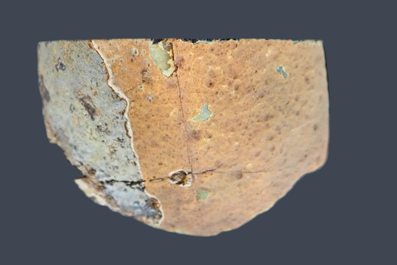 Lilangabi agate 71 mm – back view, natural rind, Lebombo Mountains