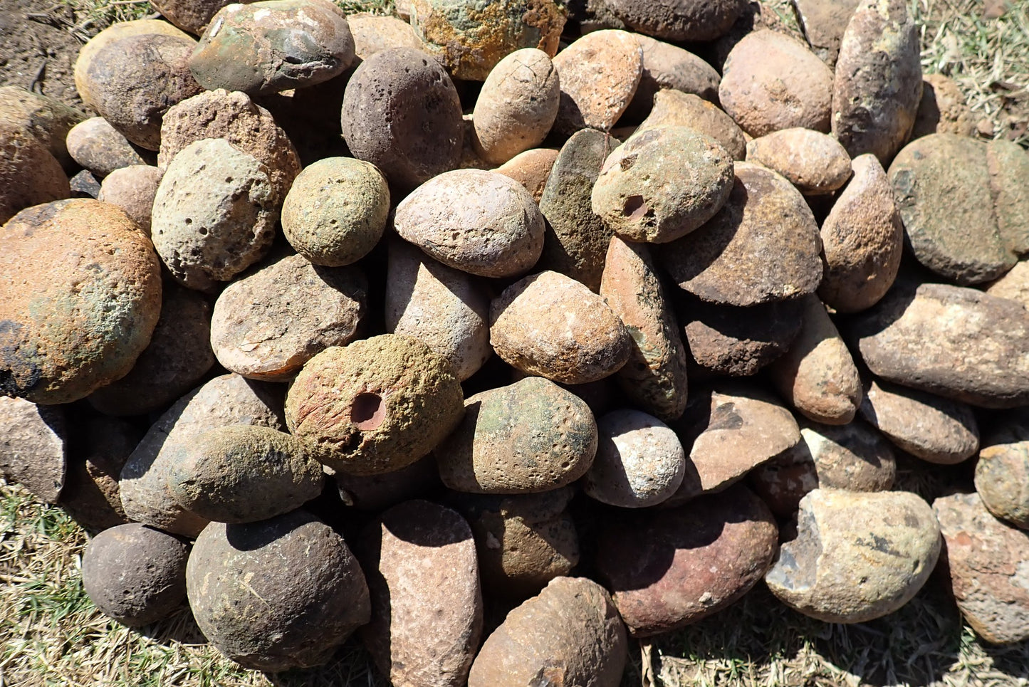 Lilangabi agate nodules – rough uncut nodules, earthy fire palette, Lebombo Mountain range, Eswatini