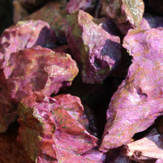 Wet natural stichtite specimen grade large rough in serpentine matrix, Kaapsehoop, South Africa — close-up showing deep magenta and green serpentine contrast, wet finish | SKU STICHSPEC