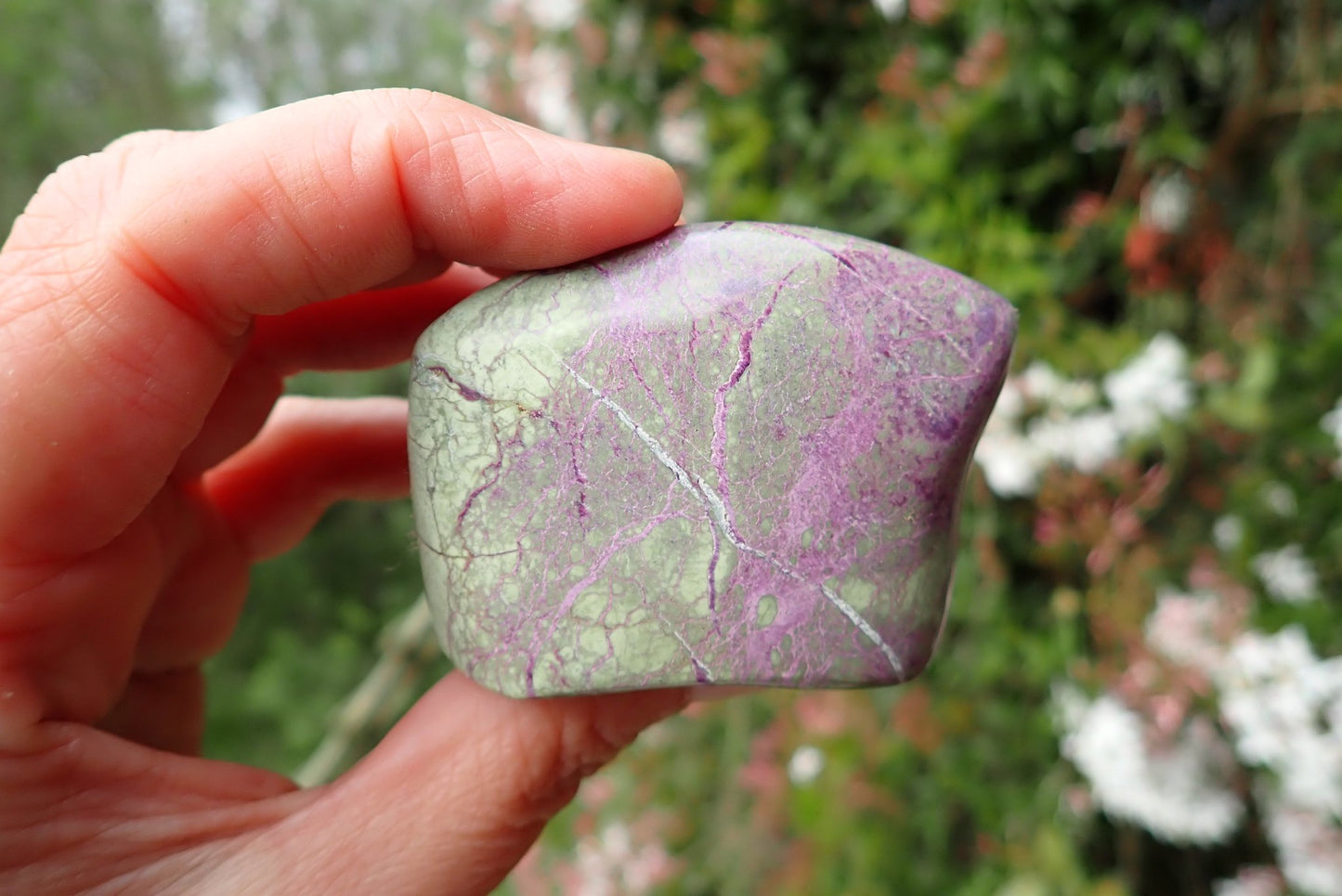 Stichtite-Serpentine freeform 43–77 mm – in hand, lilac Stichtite with green Serpentine, Barberton South Africa