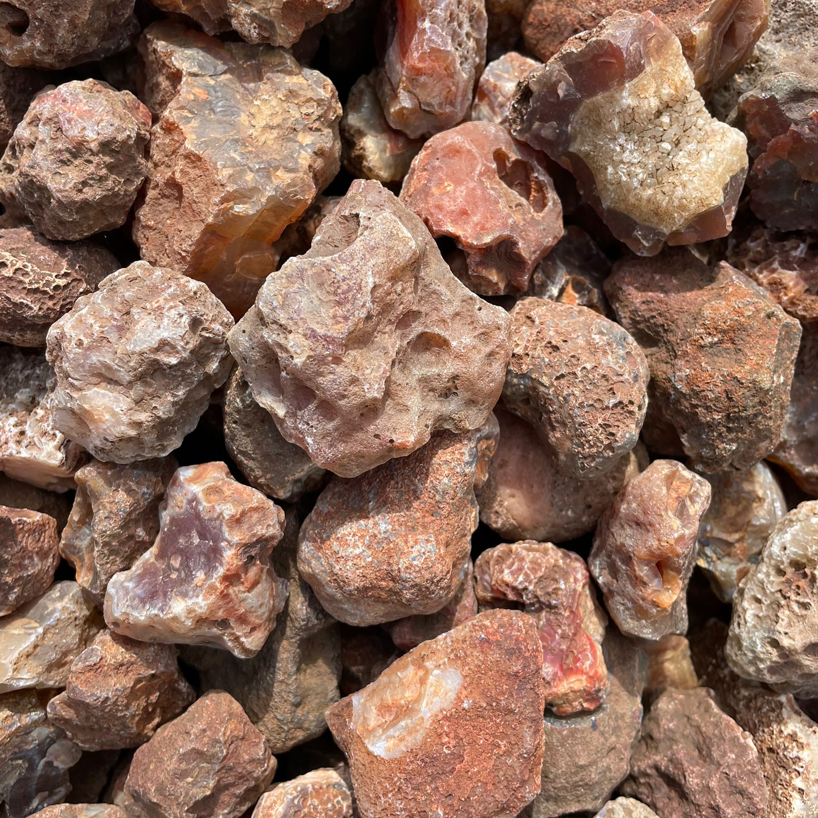 Rough Malawi agate from ngabu region