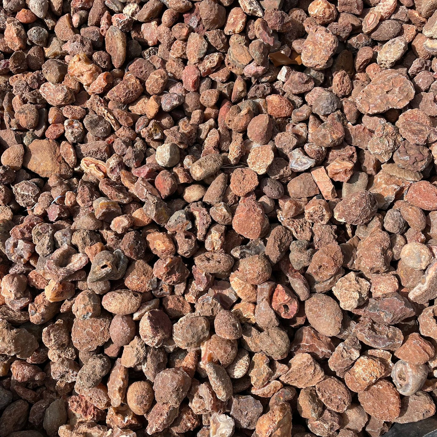 Rough Malawi agate from ngabu region