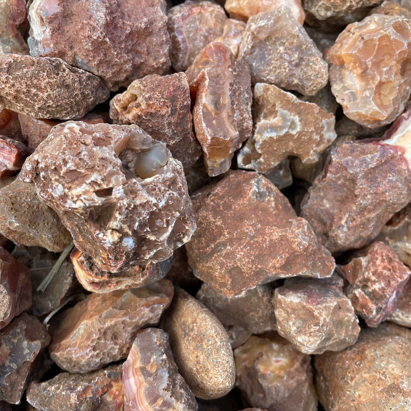 Rough Malawi agate from ngabu region