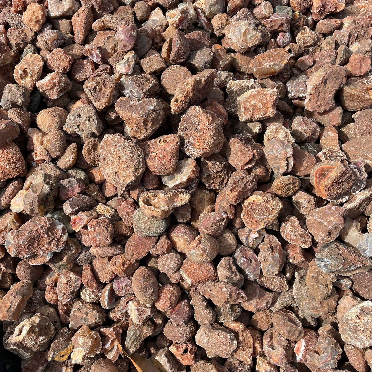 Rough Malawi agate from ngabu region