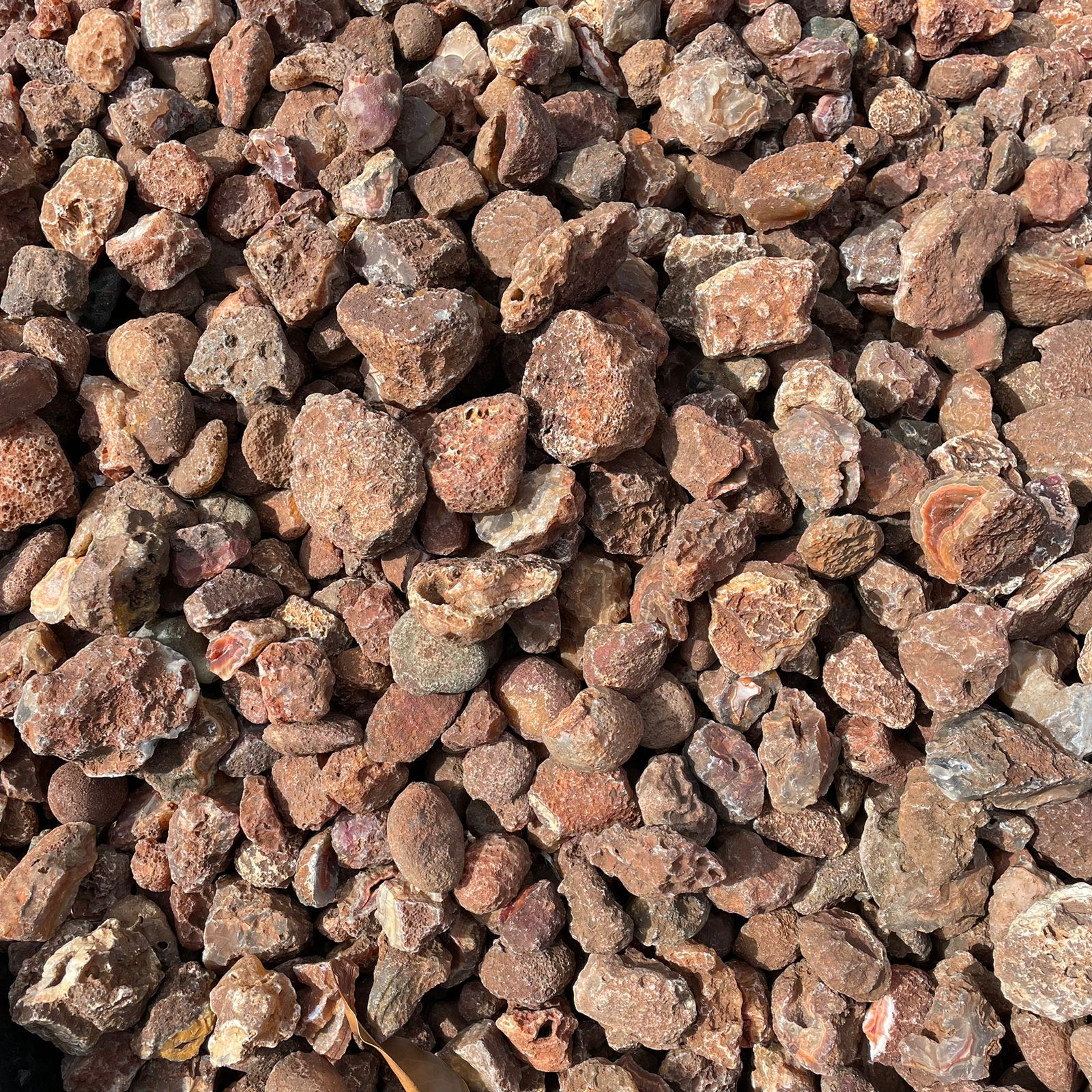 Rough Malawi agate from ngabu region