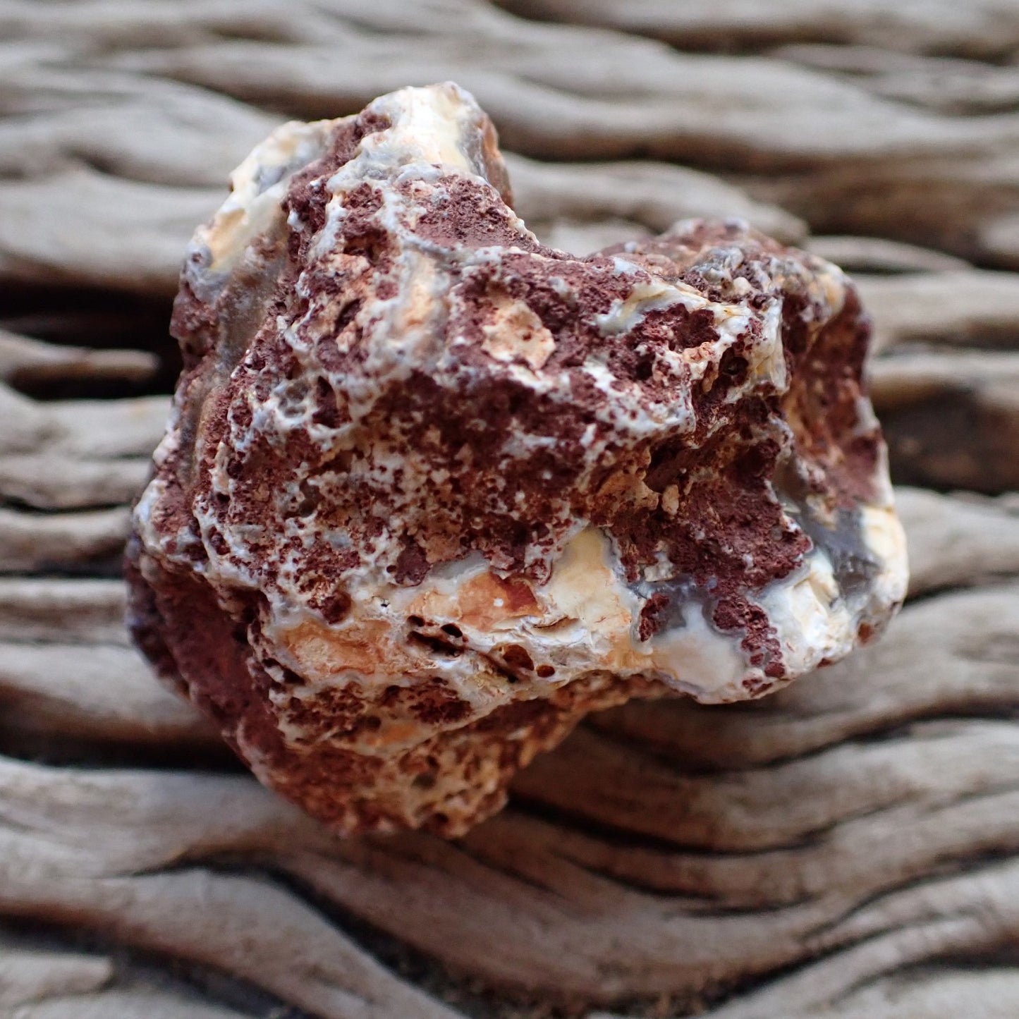 Natural hand-polished Malawi agate 48 mm – unpolished rind, natural cortex | SKU 000497
