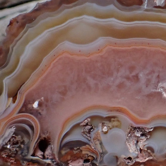Natural hand-polished Malawi agate 58 mm – face detail, flow channel, fortification banding, scalloped banding | SKU 000500