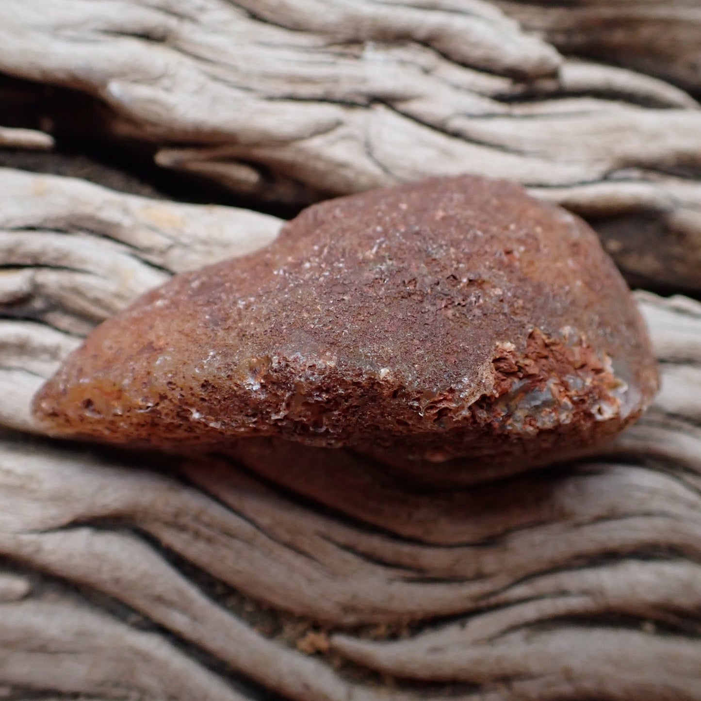 Natural hand-polished Malawi agate 58 mm – unpolished rind, natural cortex | SKU 000500