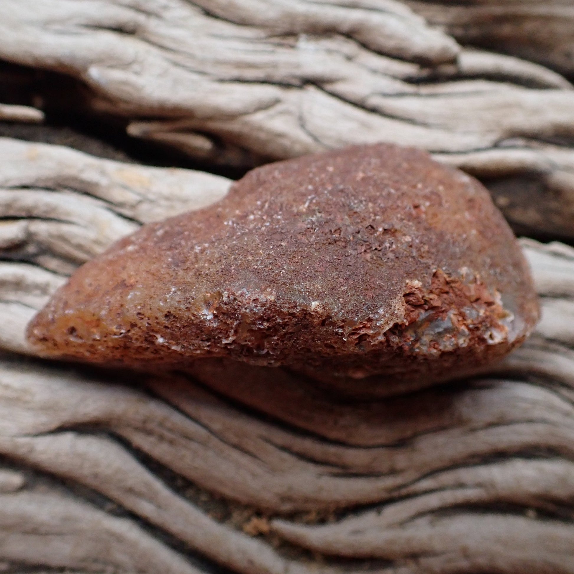 Natural hand-polished Malawi agate 58 mm – unpolished rind, natural cortex | SKU 000500