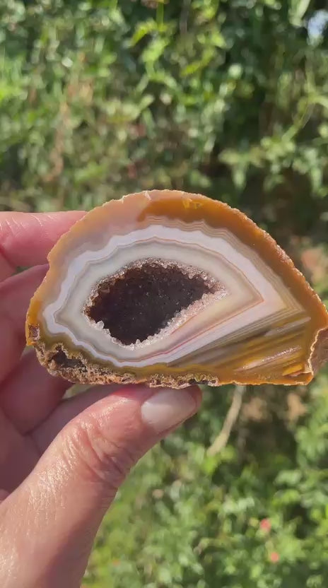 Lilangabi agate 88mm – video, druzy vug, waterlines, amber-gold depth | SKU LIL00022