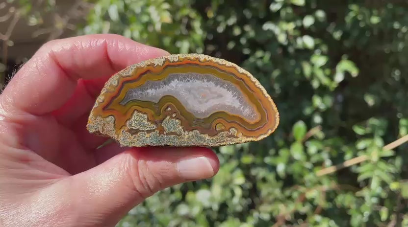 Lilangabi agate 70 mm – rotating view, floater, chromatism, dendritic inclusions