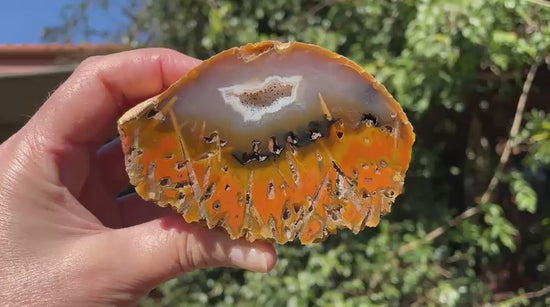 Lilangabi agate 96 mm – rotating view, stick agate formations, chromatism